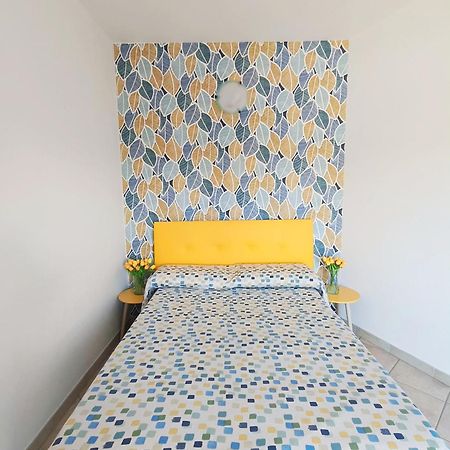 Affittacamere Center Room Tortoli Bagian luar foto