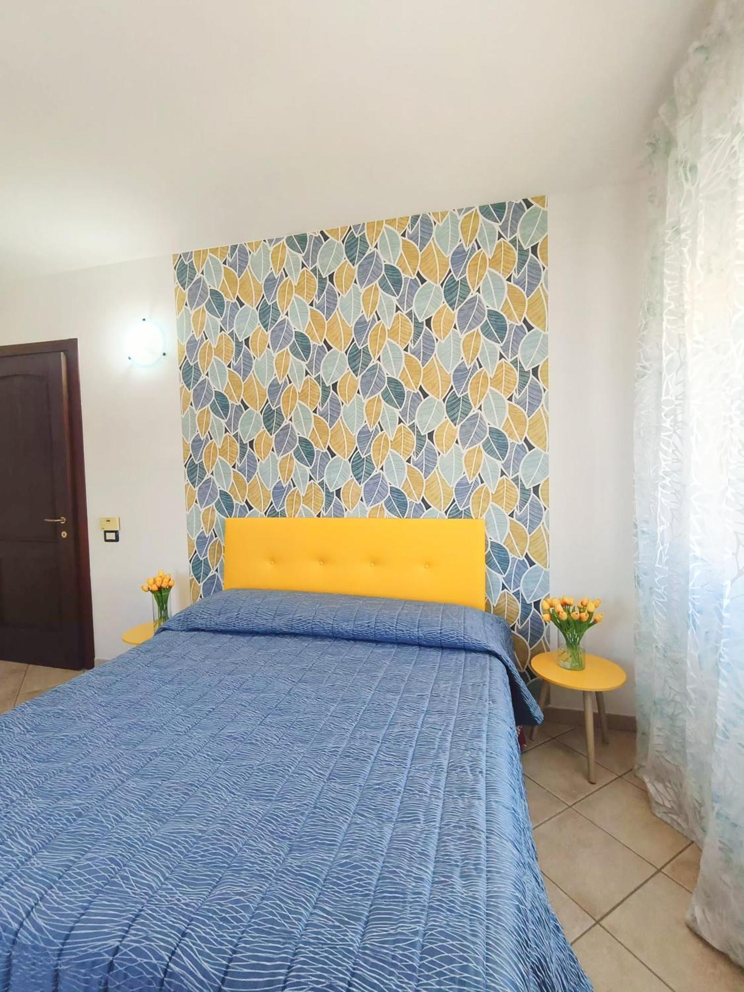 Affittacamere Center Room Tortoli Bagian luar foto